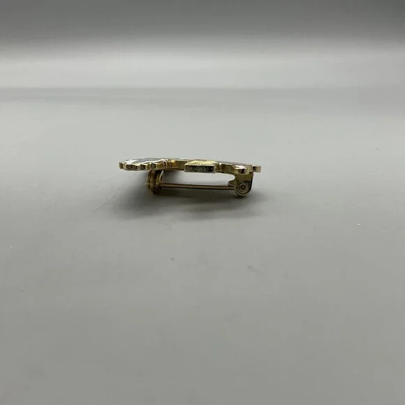 Vintage Walt Disney Productions Mickey Mouse Skiing Pin 27mm Enamel Multicolor - Picture 8 of 12